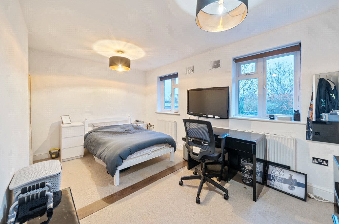 3 bed house for sale in Harcourt Road, Bushey  - Property Image 7