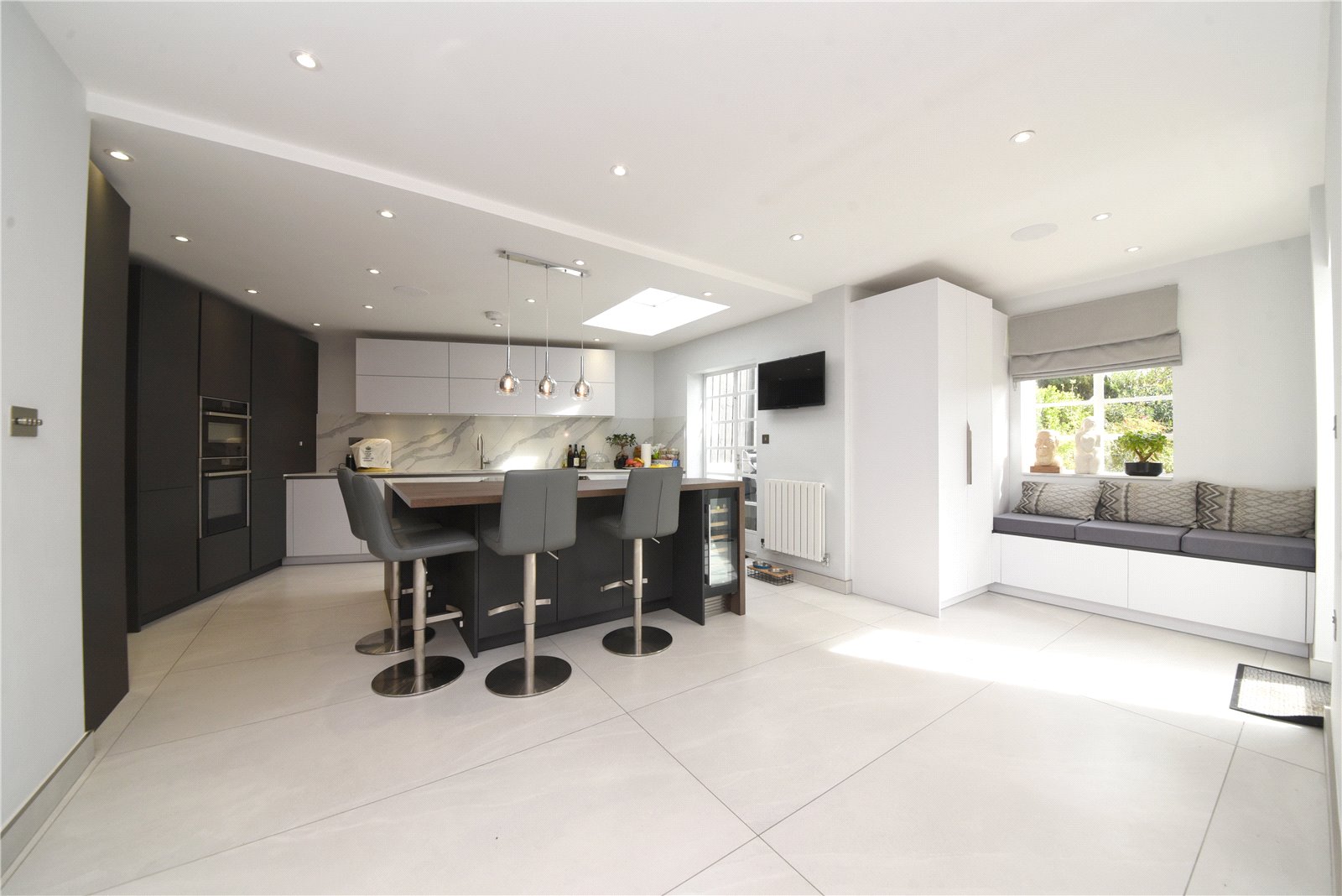 4 bed house for sale in Howard Walk, Hampstead Garden Suburb  - Property Image 2