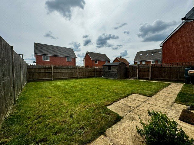 3 bed house for sale in Shackeroo Road, Bury St Edmunds  - Property Image 8