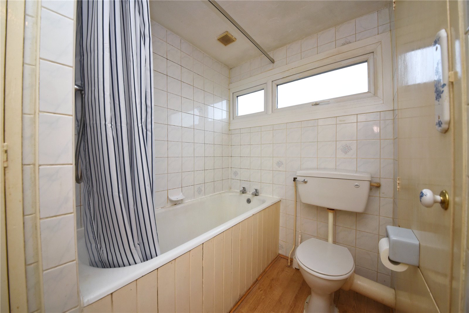 3 bed house for sale in Holtwhites Hill, Enfield  - Property Image 5