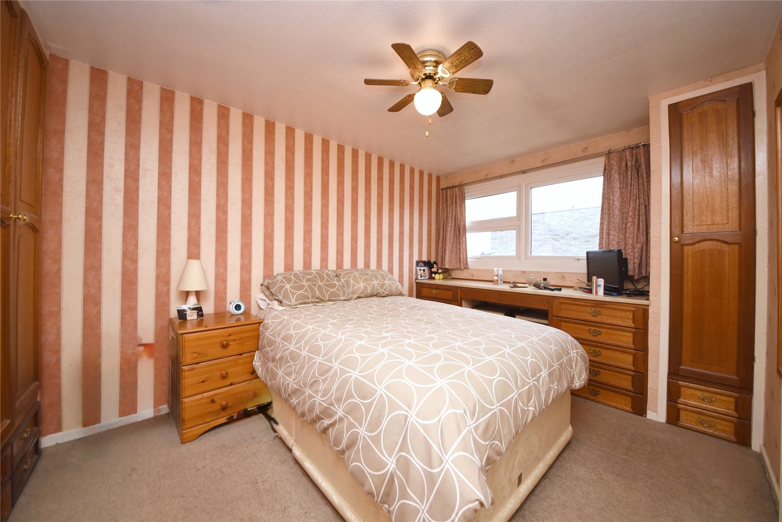 3 bed house for sale in Holtwhites Hill, Enfield  - Property Image 9