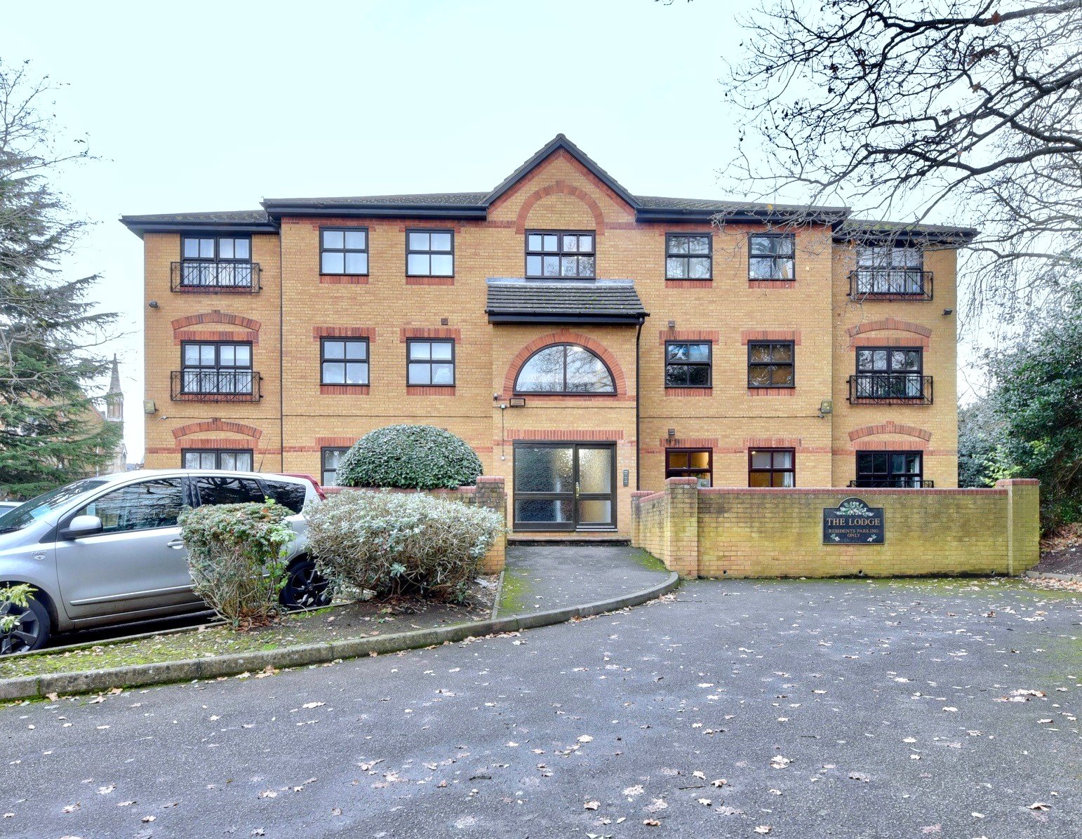 2 bed apartment for sale in Orphanage Road, Watford  - Property Image 3