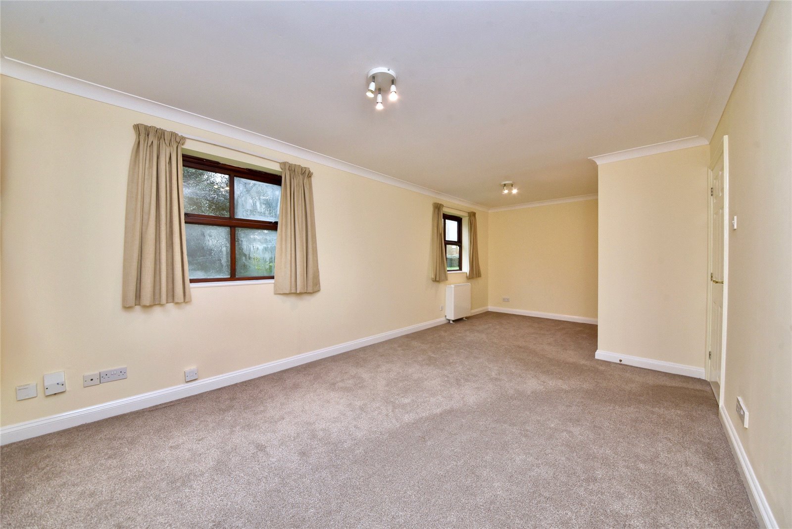 2 bed apartment for sale in Orphanage Road, Watford  - Property Image 4