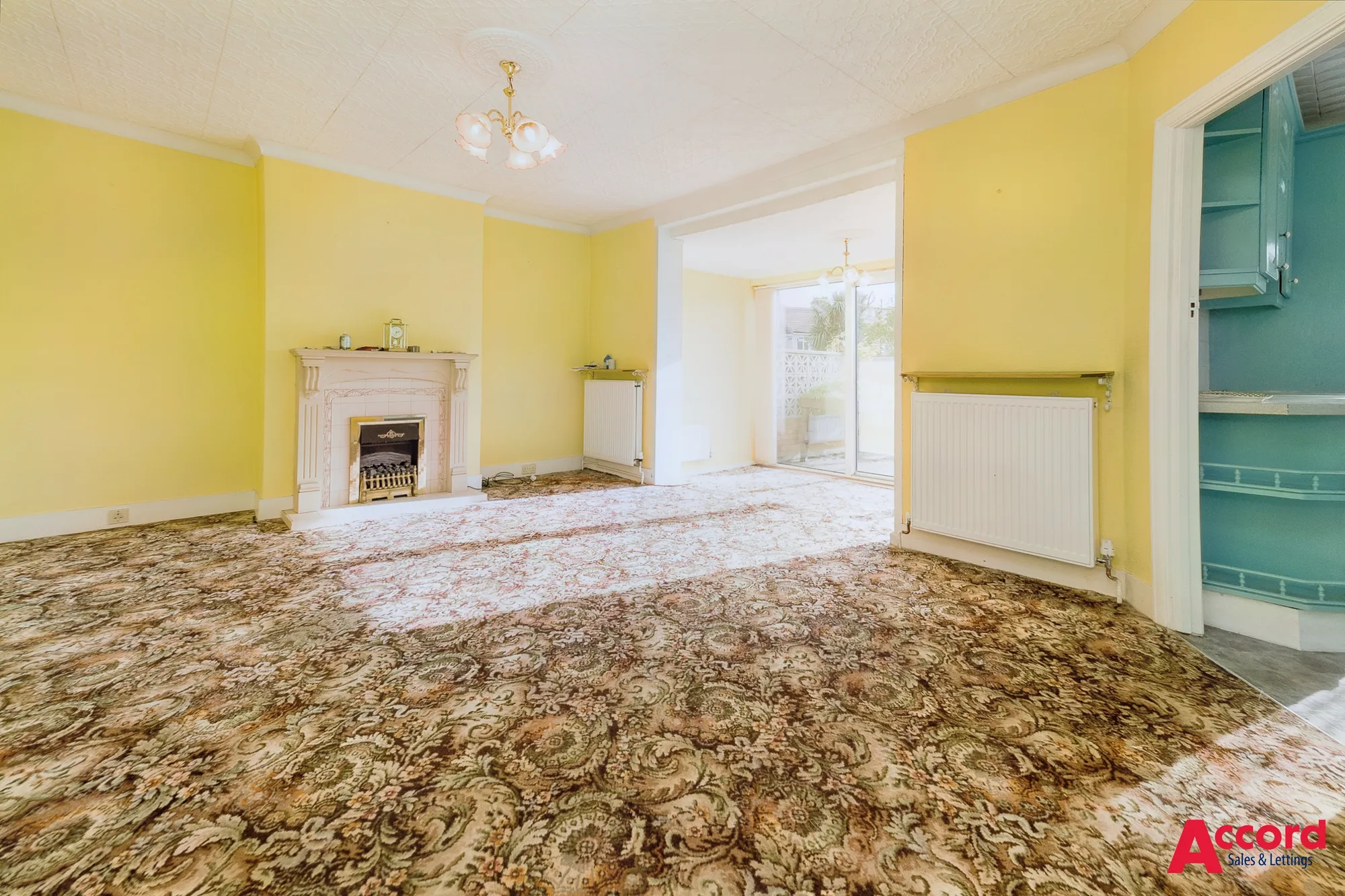 2 bed semi-detached bungalow for sale in Heather Close, Romford  - Property Image 7