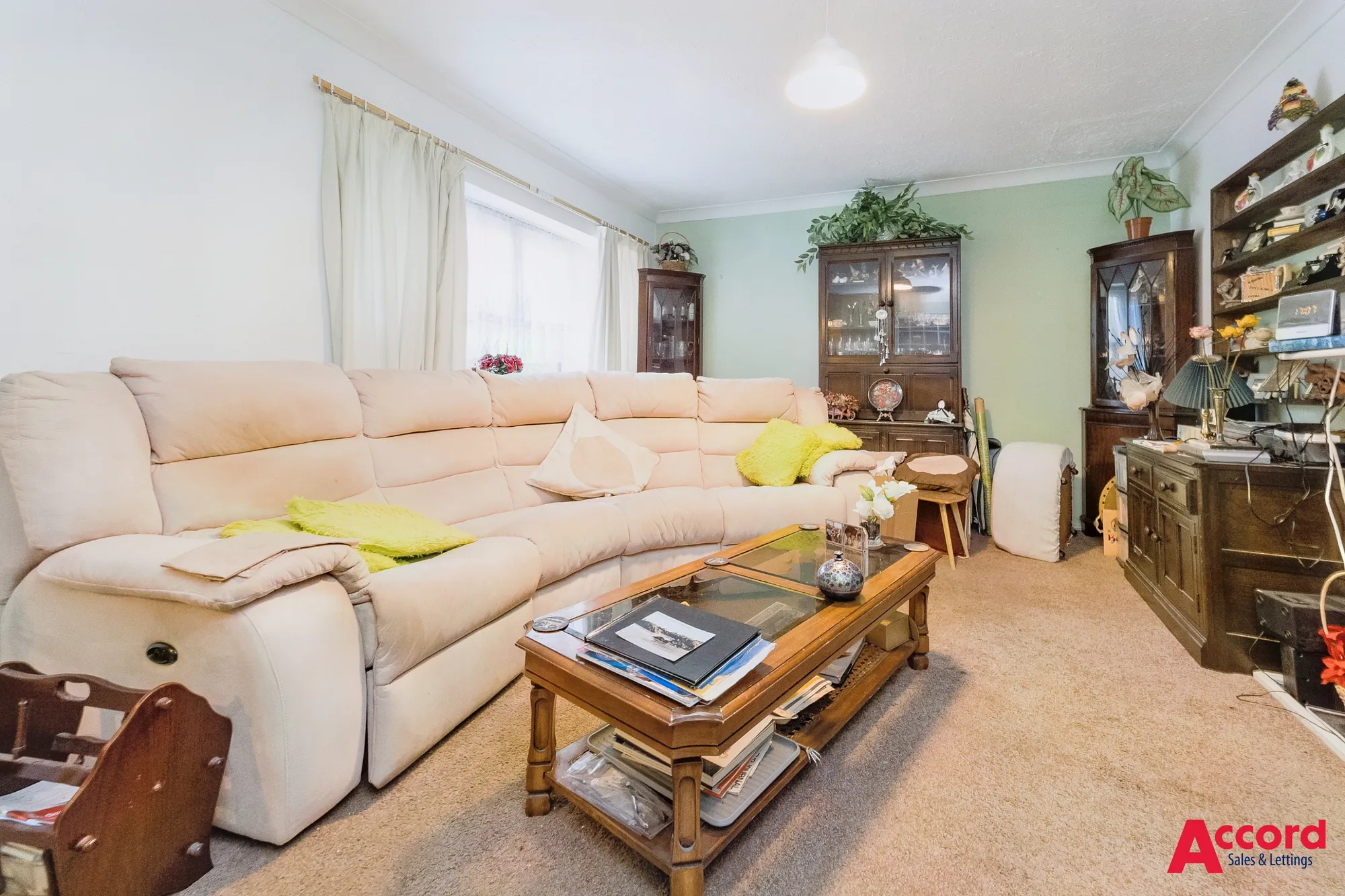 2 bed flat for sale in Abbs Cross Gardens, Hornchurch  - Property Image 6