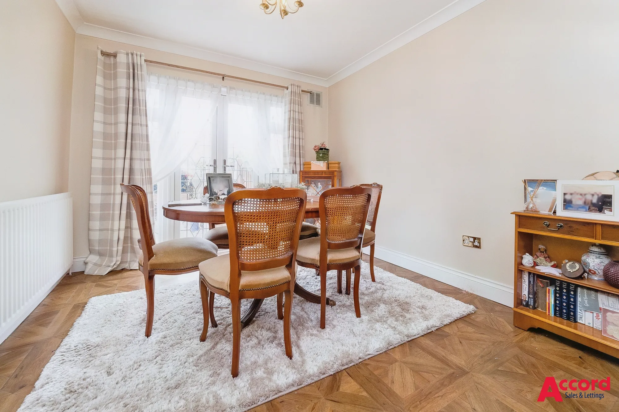 3 bed semi-detached house for sale in Glenton Way, Romford  - Property Image 6