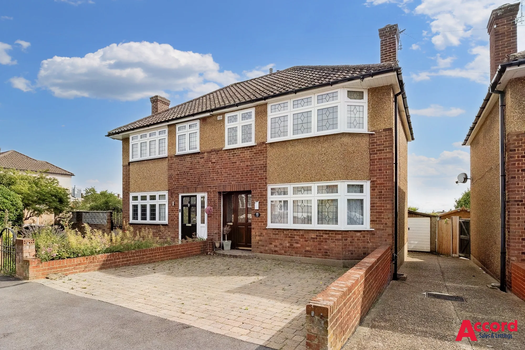 3 bed semi-detached house for sale in Glenton Way, Romford - Property Image 1