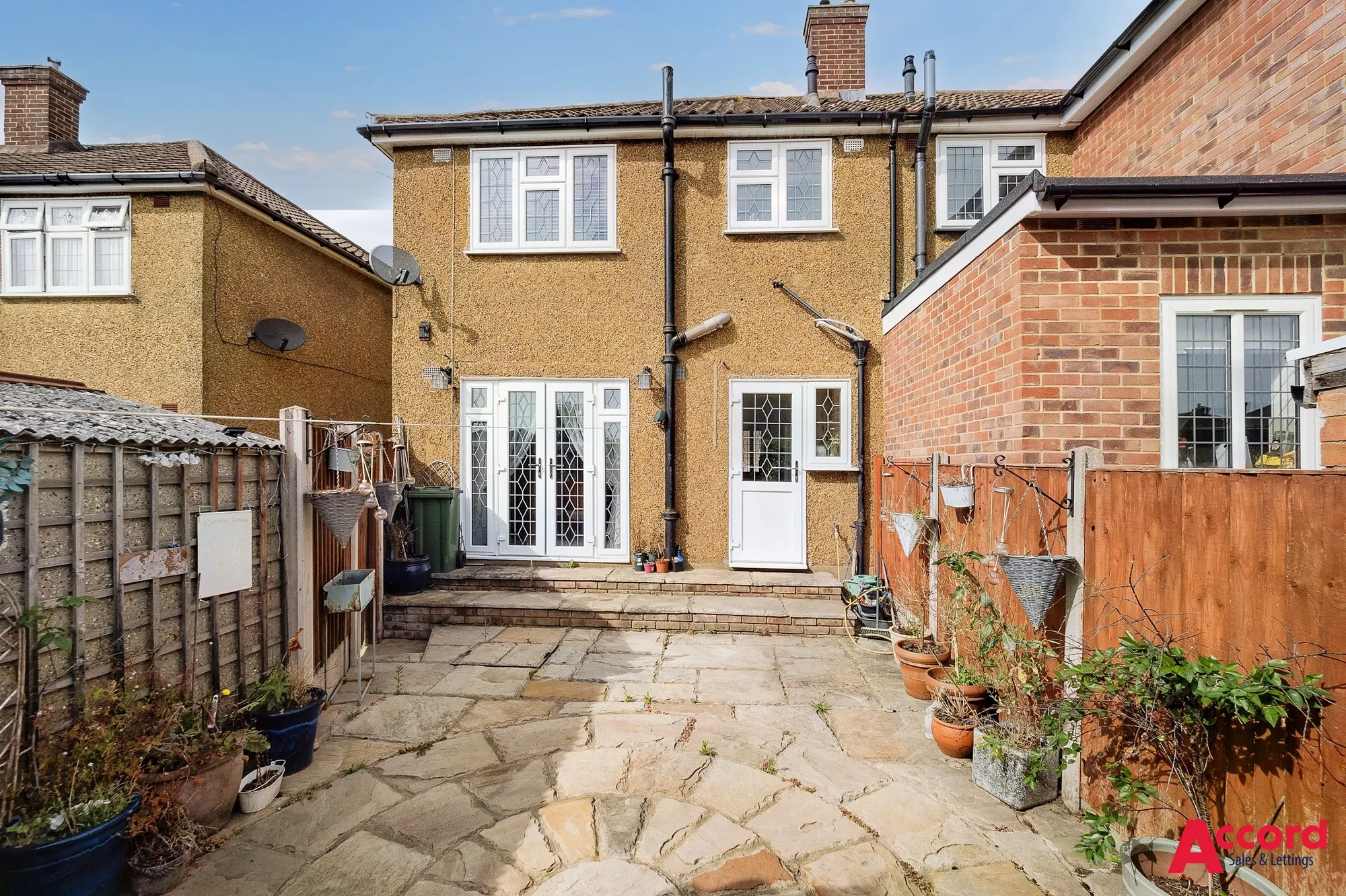 3 bed semi-detached house for sale in Glenton Way, Romford  - Property Image 15
