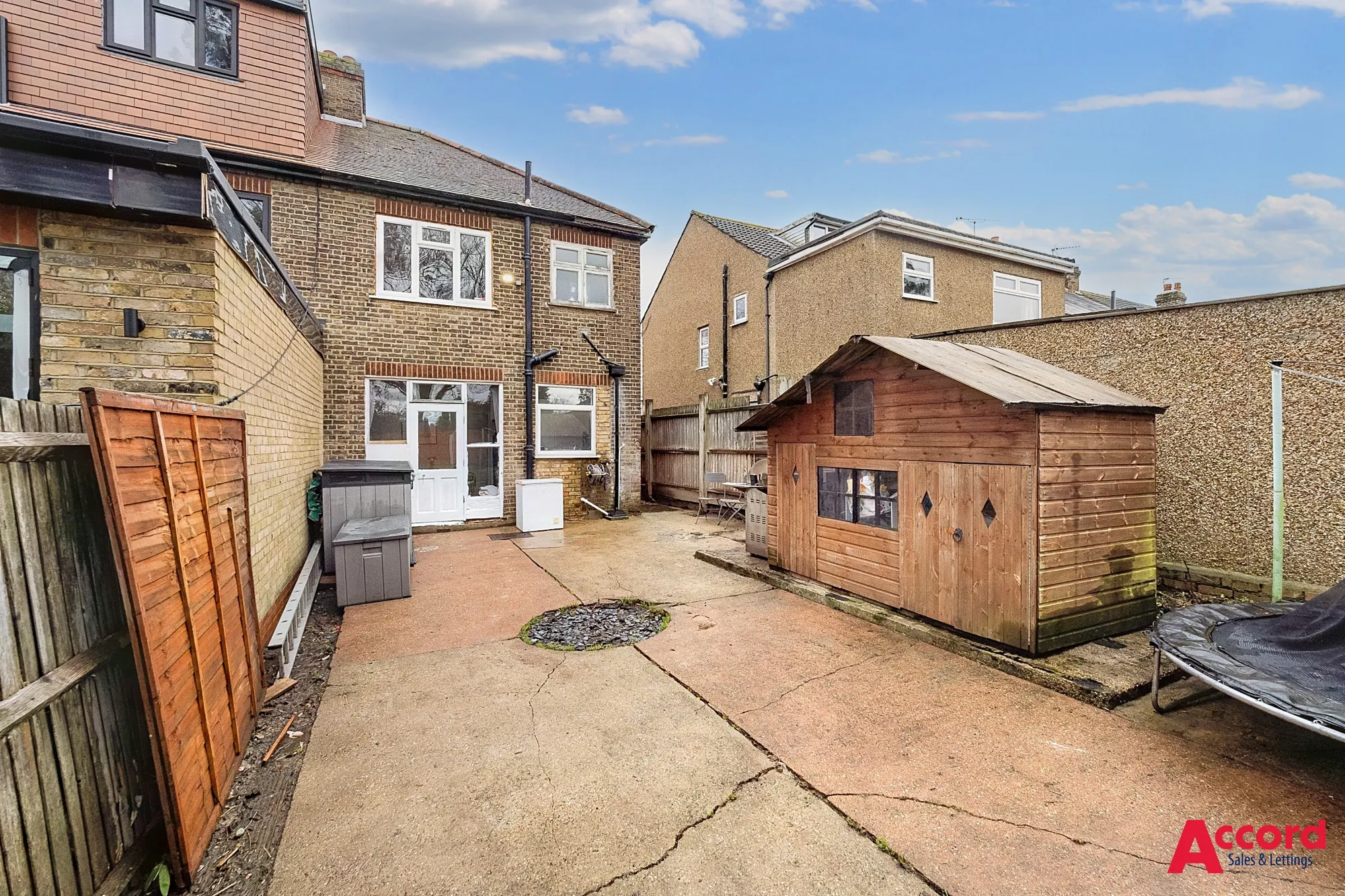 3 bed semi-detached house for sale in Cross Road, Romford  - Property Image 15