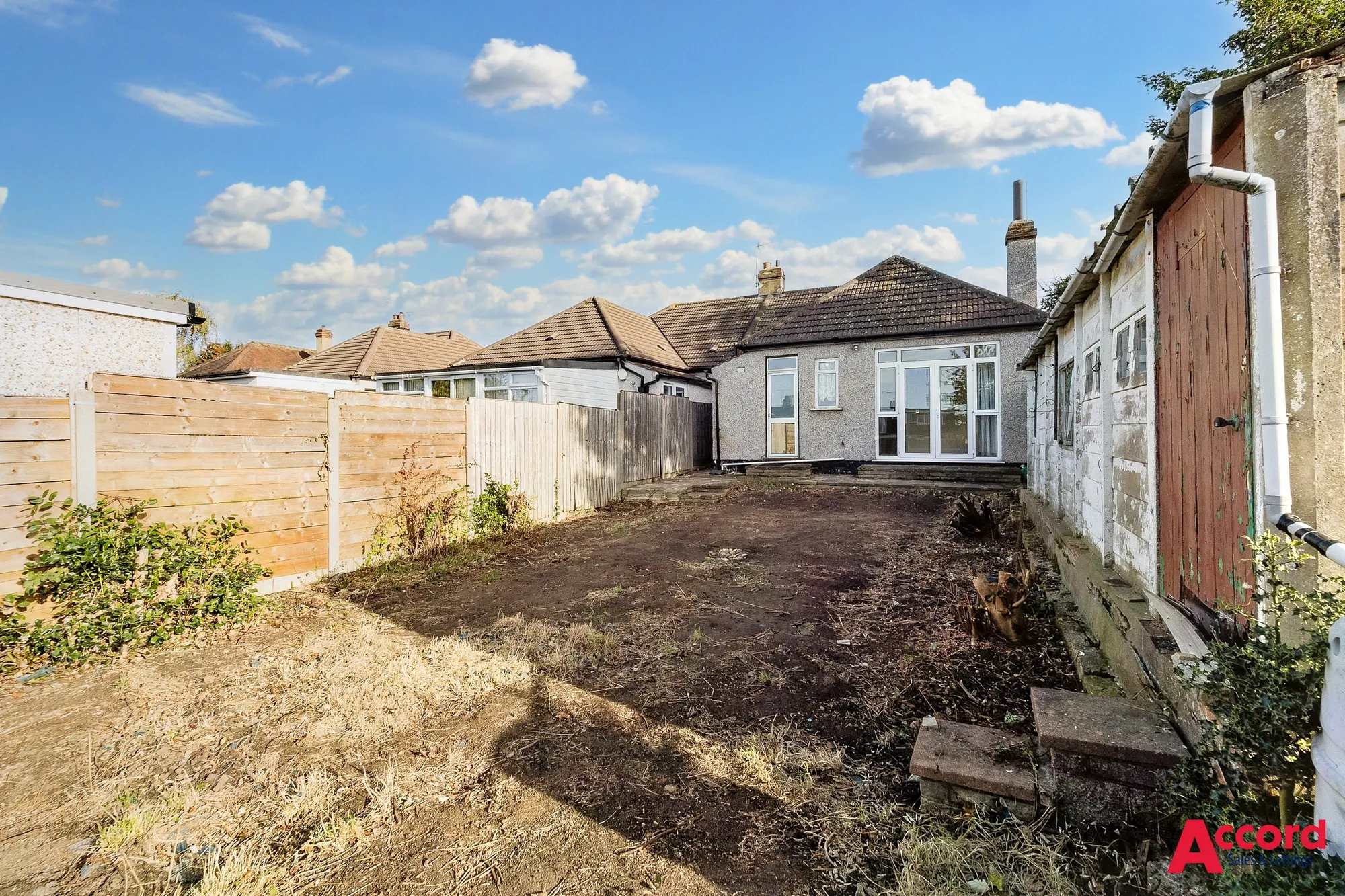 3 bed semi-detached bungalow for sale in McIntosh Close, Romford  - Property Image 13
