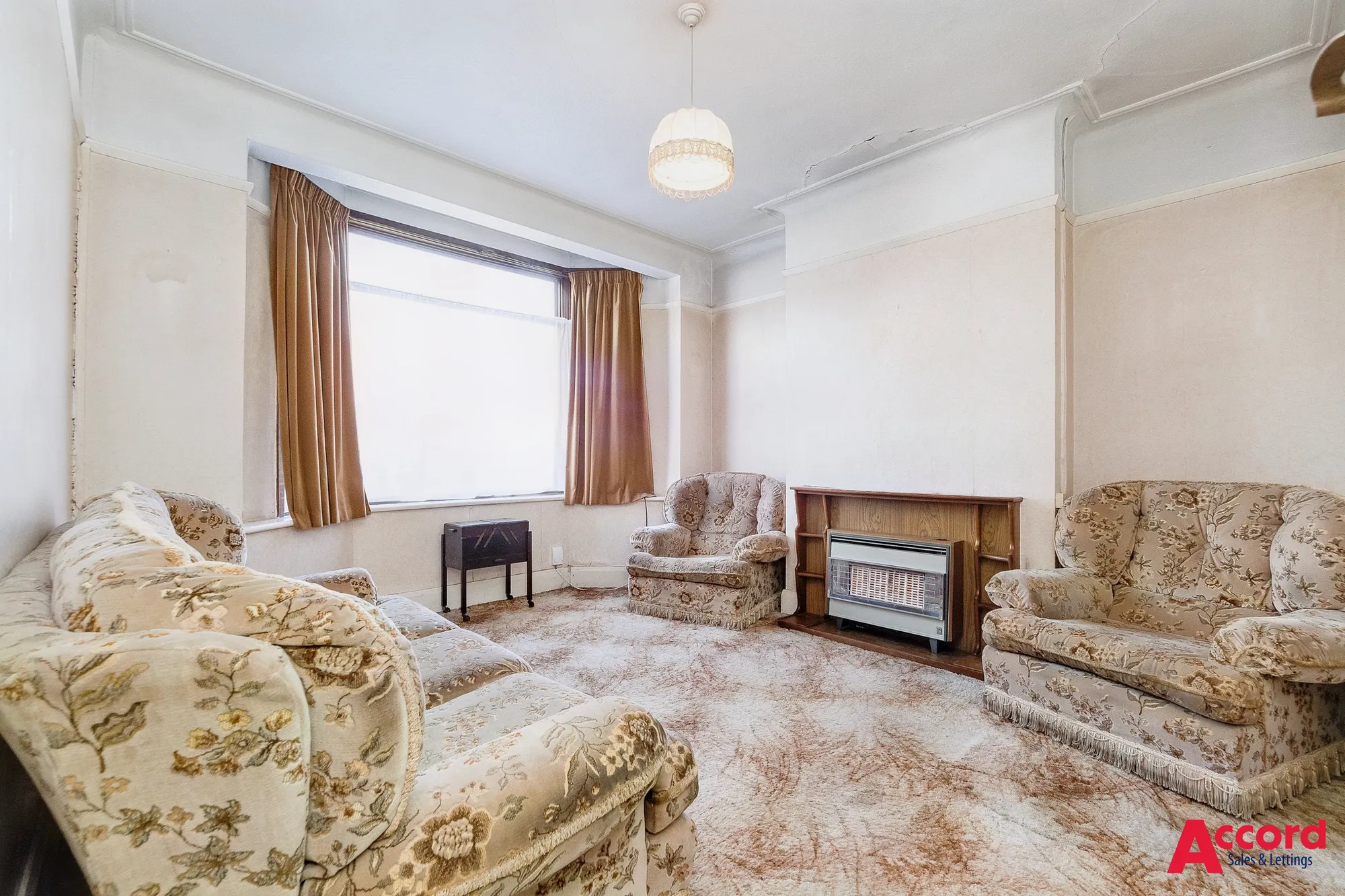 3 bed end of terrace house for sale in Carlton Road, Romford  - Property Image 3