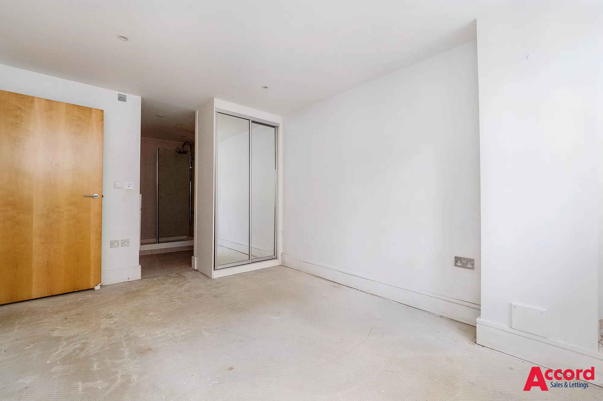 2 bed flat for sale in North Street, Romford  - Property Image 11