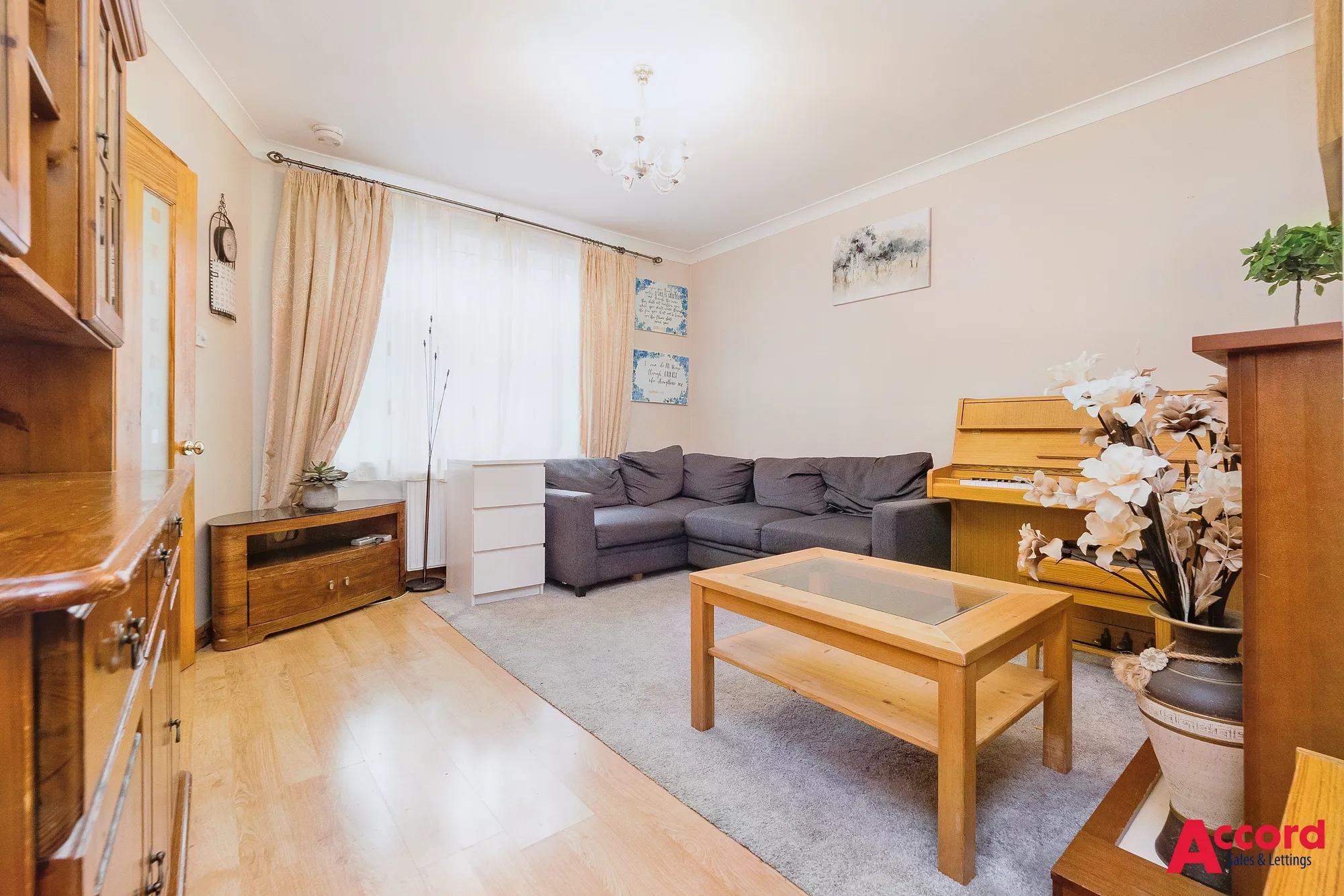 3 bed semi-detached house for sale in Aire Drive, South Ockendon  - Property Image 5