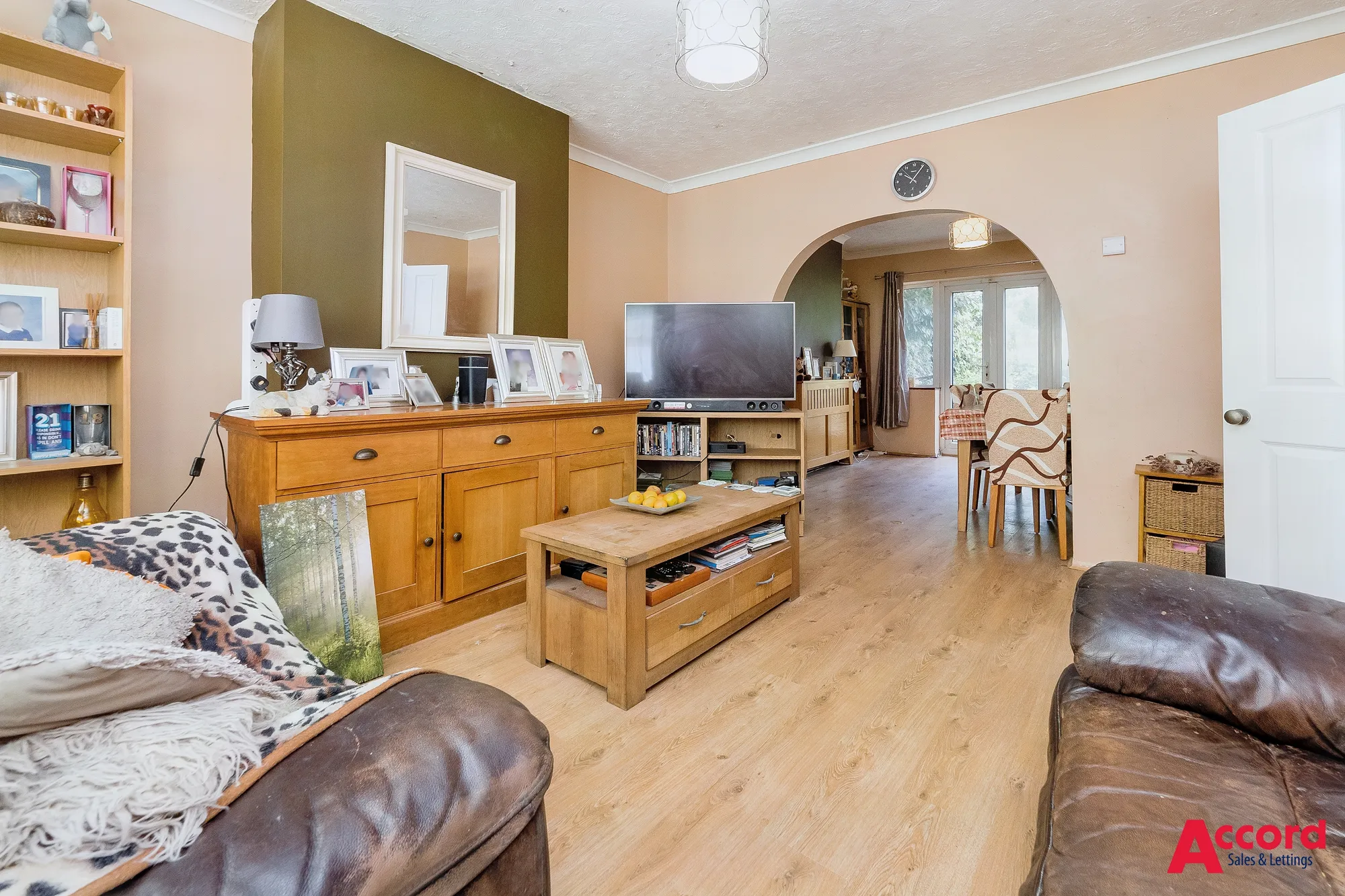 3 bed semi-detached house for sale in Doncaster Way, Upminster  - Property Image 3