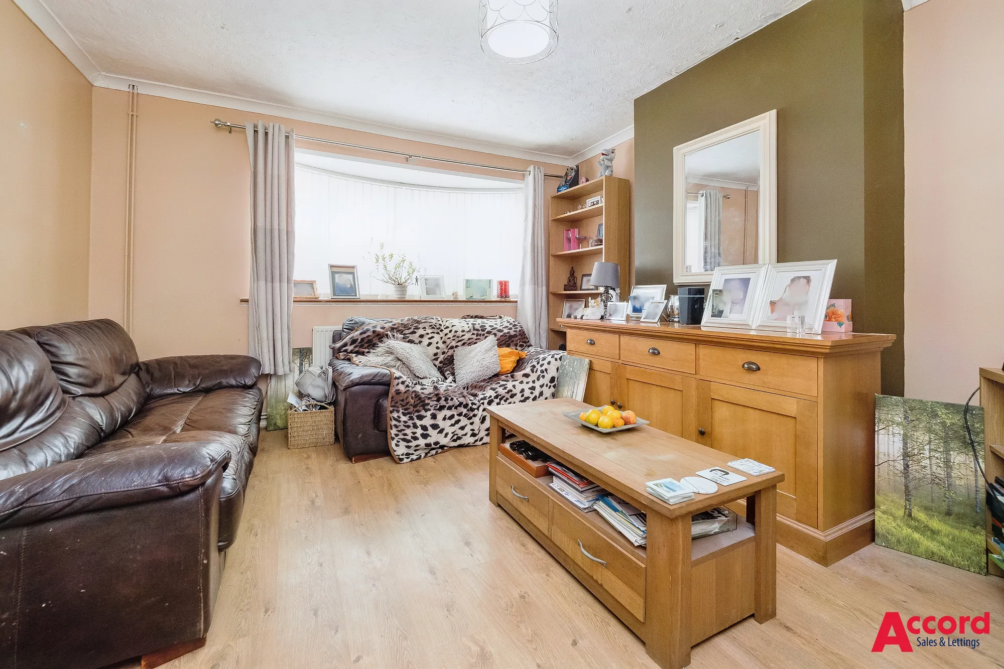 3 bed semi-detached house for sale in Doncaster Way, Upminster  - Property Image 2
