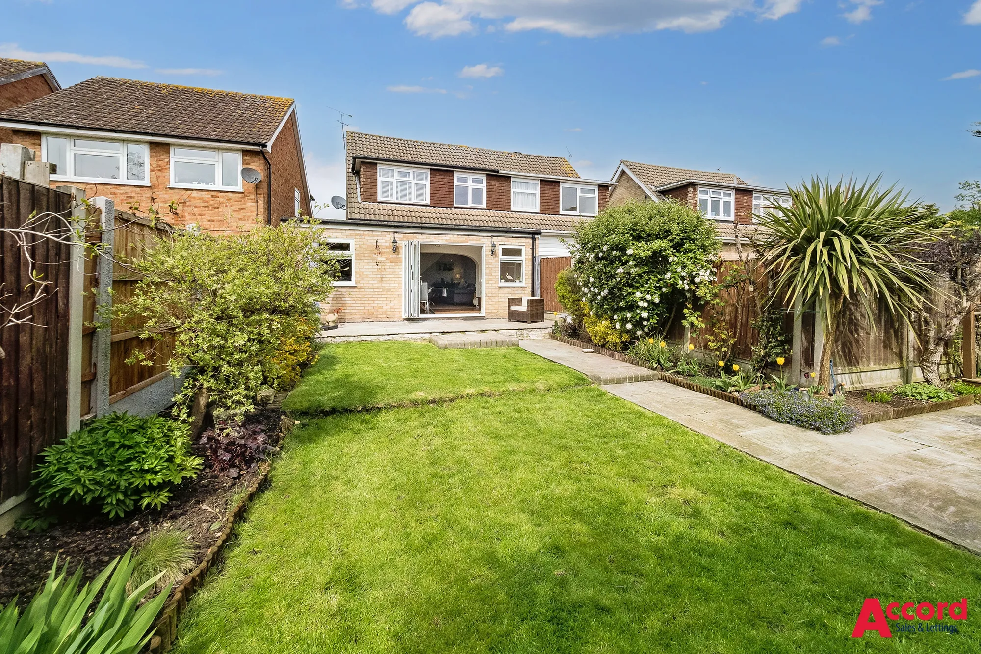 3 bed semi-detached house for sale in Wych Elm Close, Hornchurch  - Property Image 18