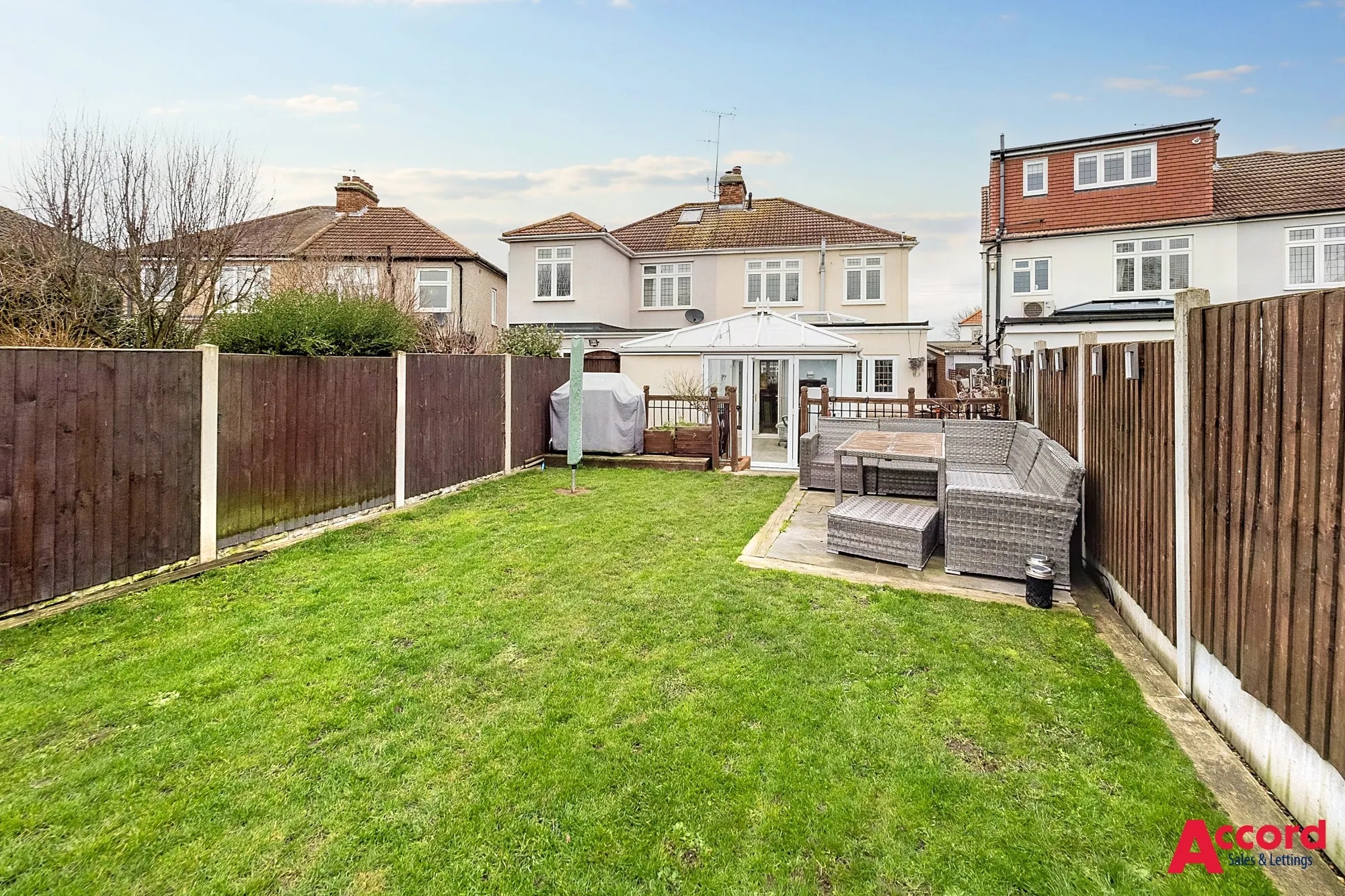 3 bed semi-detached house for sale in The Avenue, Hornchurch  - Property Image 23