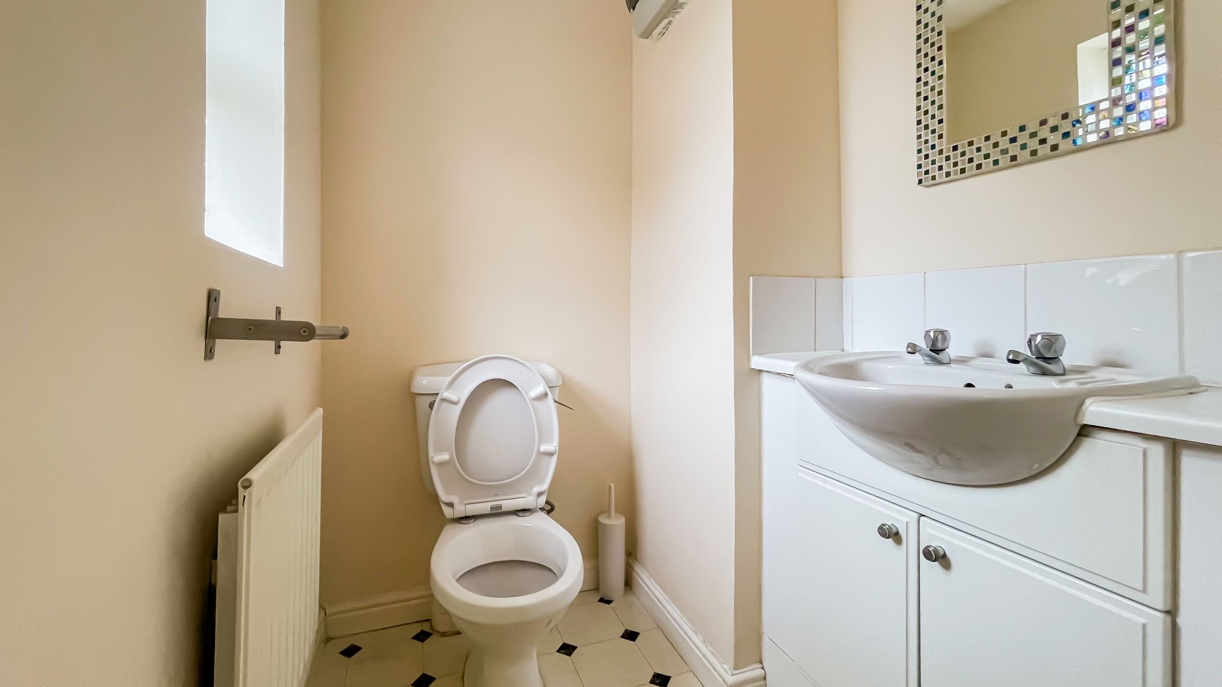 House share to rent in Tuppy Street, London  - Property Image 6