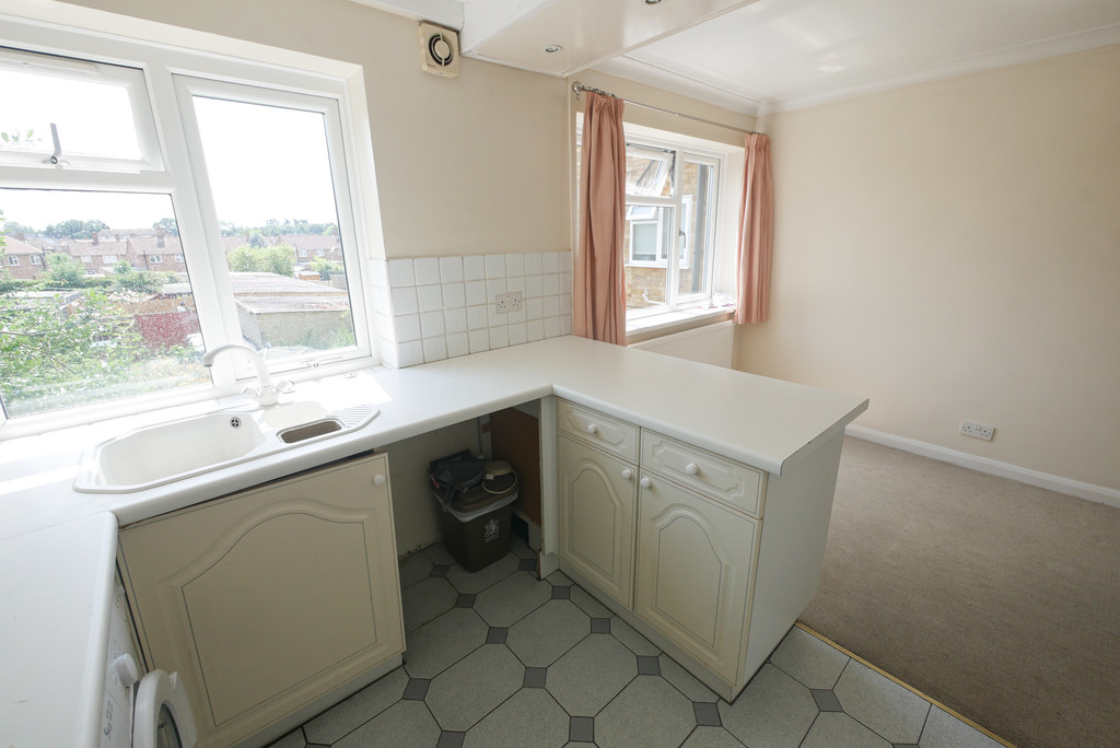 2 bed apartment to rent in Denham Green Lane, Denham  - Property Image 6