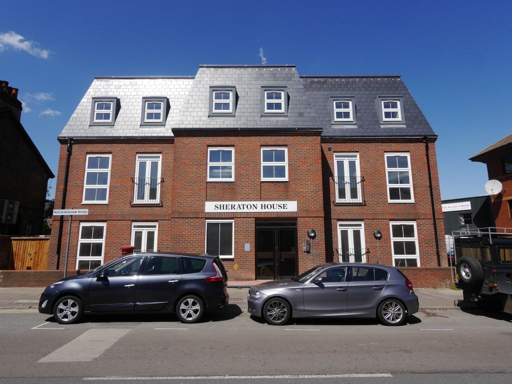 2 bed flat to rent in Rockingham Road, Uxbridge  - Property Image 11