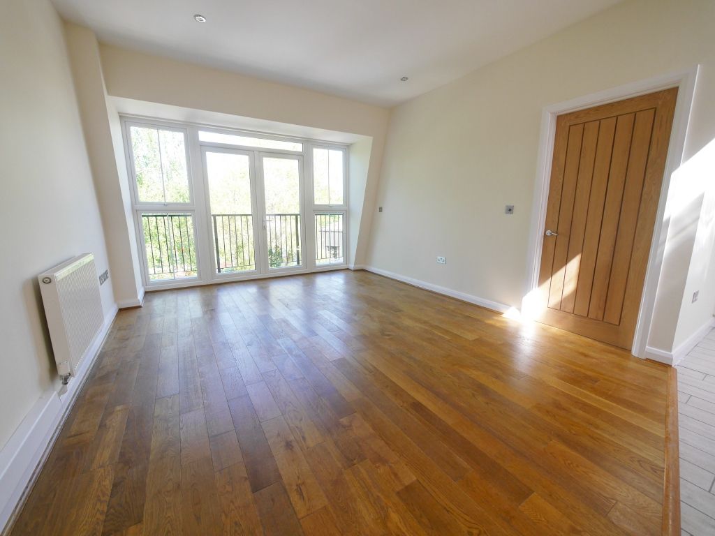 2 bed flat to rent in Rockingham Road, Uxbridge  - Property Image 7