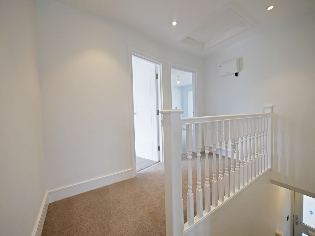 3 bed apartment to rent in Gordon Road, Yiewsley  - Property Image 9