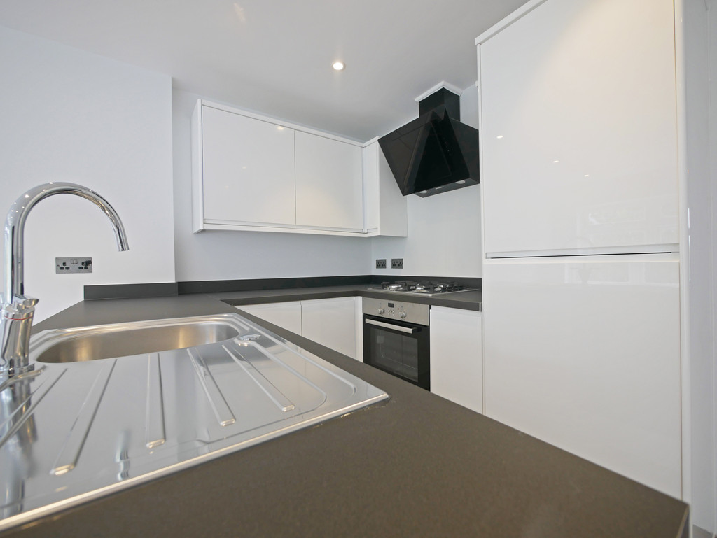 3 bed apartment to rent in Gordon Road, Yiewsley  - Property Image 10
