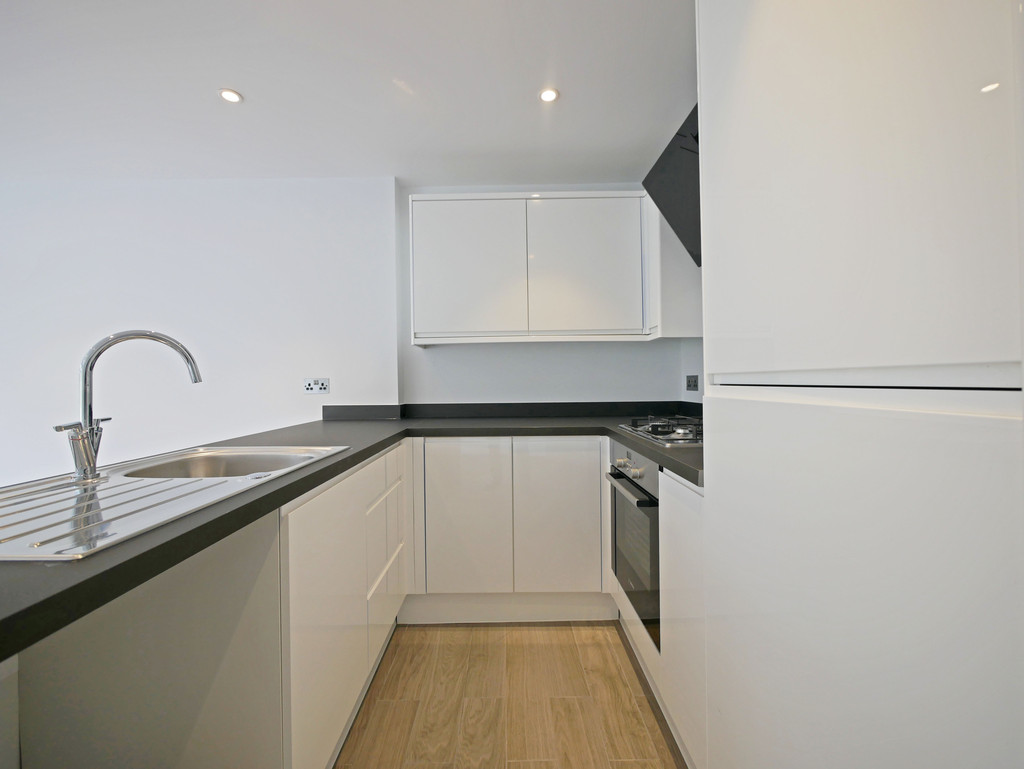 3 bed apartment to rent in Gordon Road, Yiewsley  - Property Image 3