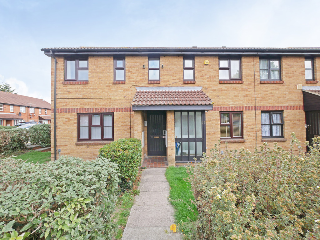1 bed flat to rent in Clarkes Drive, Hillingdon - Property Image 1