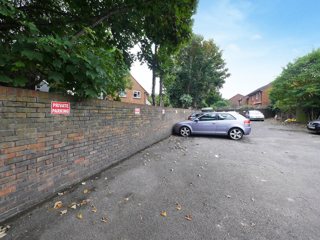 1 bed end of terrace house to rent in Aldenham Drive, Uxbridge  - Property Image 7