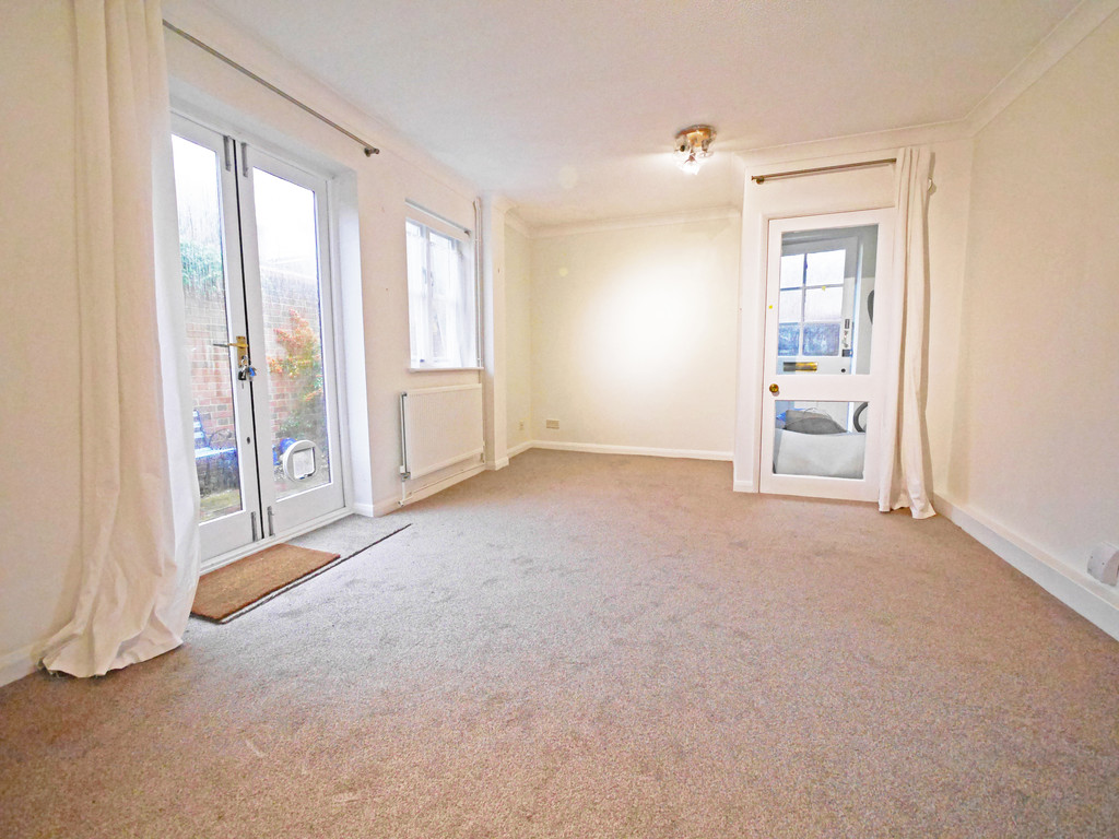 1 bed semi-detached house to rent in Fairlight Drive, Uxbridge  - Property Image 2