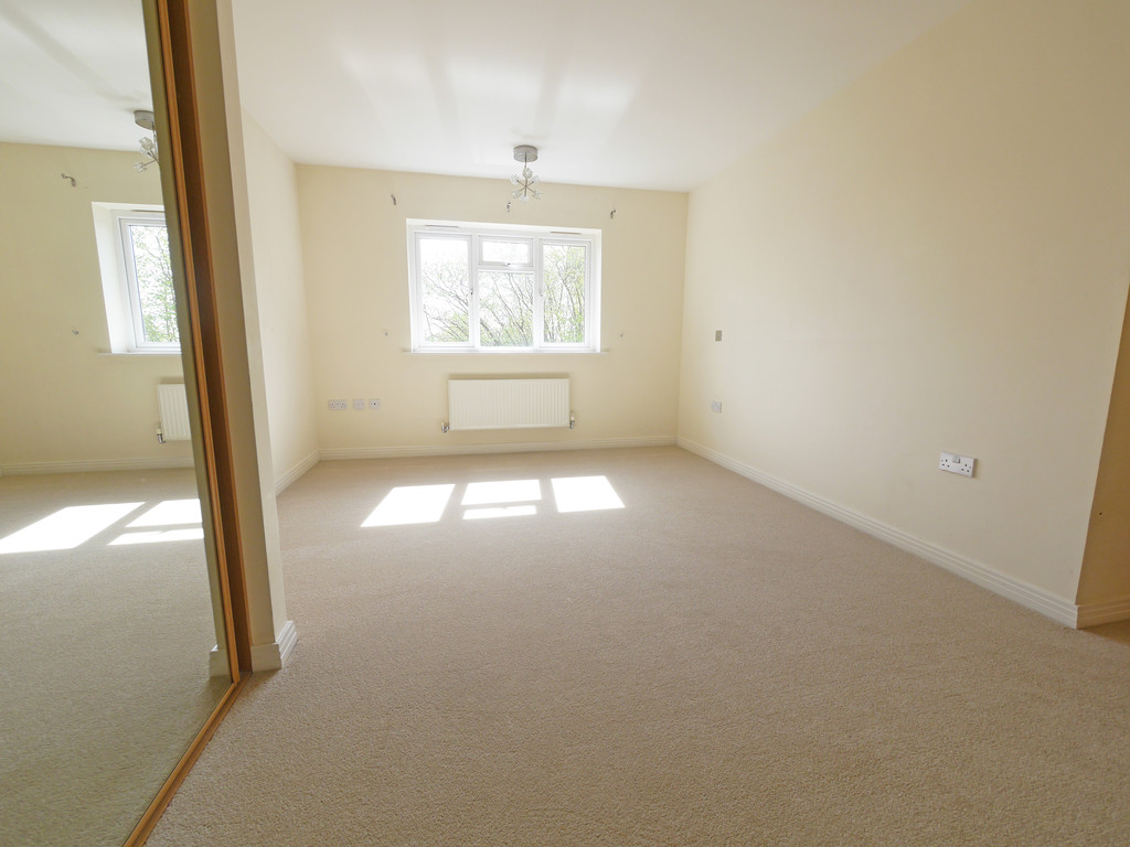 2 bed apartment for sale in Uxbridge Road, Hayes  - Property Image 11