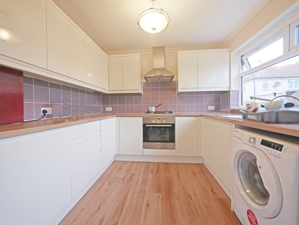 3 bed end of terrace house to rent in Midhurst Gardens, Uxbridge  - Property Image 6