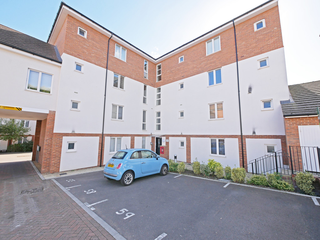 2 bed apartment for sale in Crosby Gardens, Uxbridge - Property Image 1