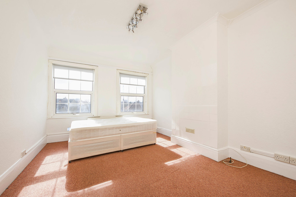 1 bed apartment to rent in Uxbridge Road, Uxbridge  - Property Image 1