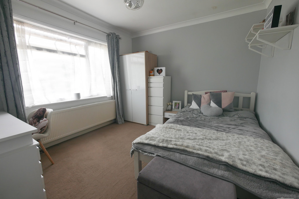 3 bed terraced house to rent in Lynhurst Crescent, Uxbridge  - Property Image 5