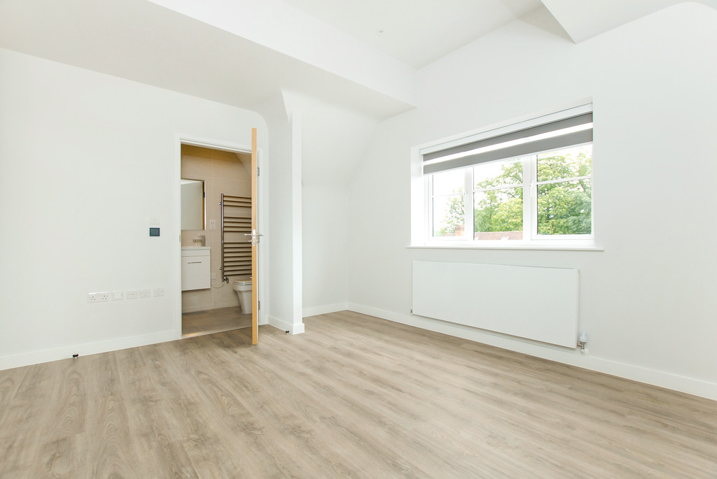 2 bed apartment to rent in Long Lane, Uxbridge  - Property Image 6