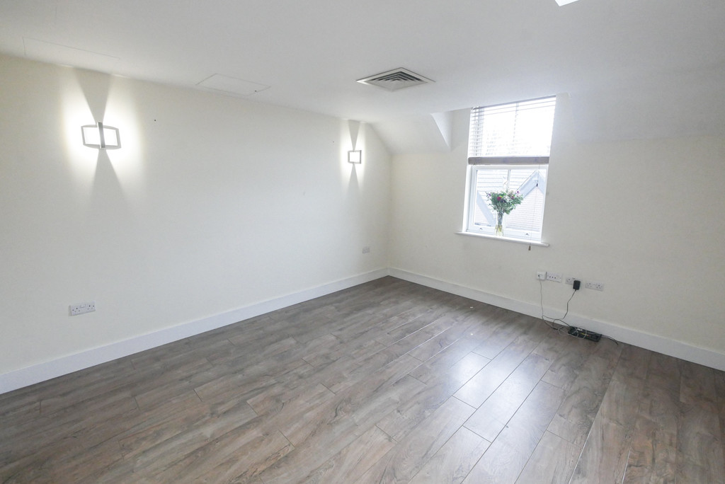 1 bed apartment to rent in High Street, Iver  - Property Image 2