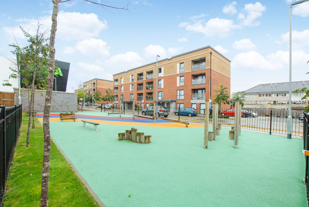 2 bed apartment for sale in Arla Place, Ruislip  - Property Image 12