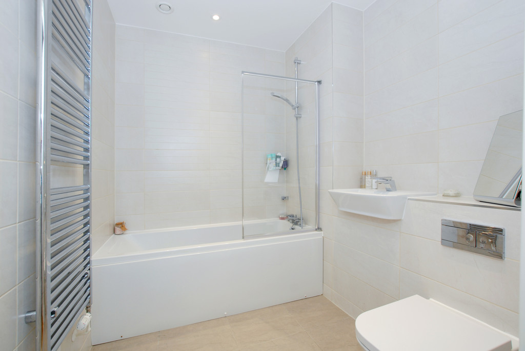 2 bed apartment for sale in Arla Place, Ruislip  - Property Image 8