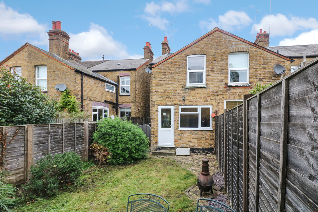 3 bed terraced house to rent in Hows Close, Uxbridge  - Property Image 10
