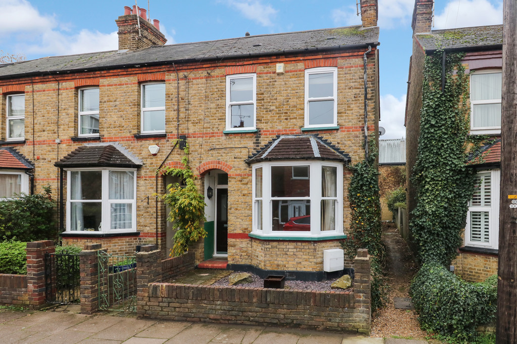 3 bed terraced house to rent in Hows Close, Uxbridge  - Property Image 11