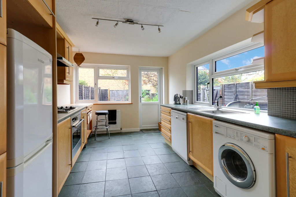3 bed terraced house to rent in Hows Close, Uxbridge  - Property Image 2