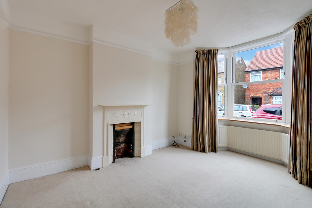 3 bed terraced house to rent in Hows Close, Uxbridge  - Property Image 3