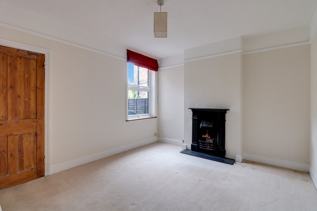 3 bed terraced house to rent in Hows Close, Uxbridge  - Property Image 4
