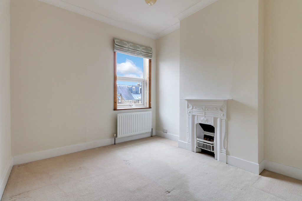 3 bed terraced house to rent in Hows Close, Uxbridge  - Property Image 8