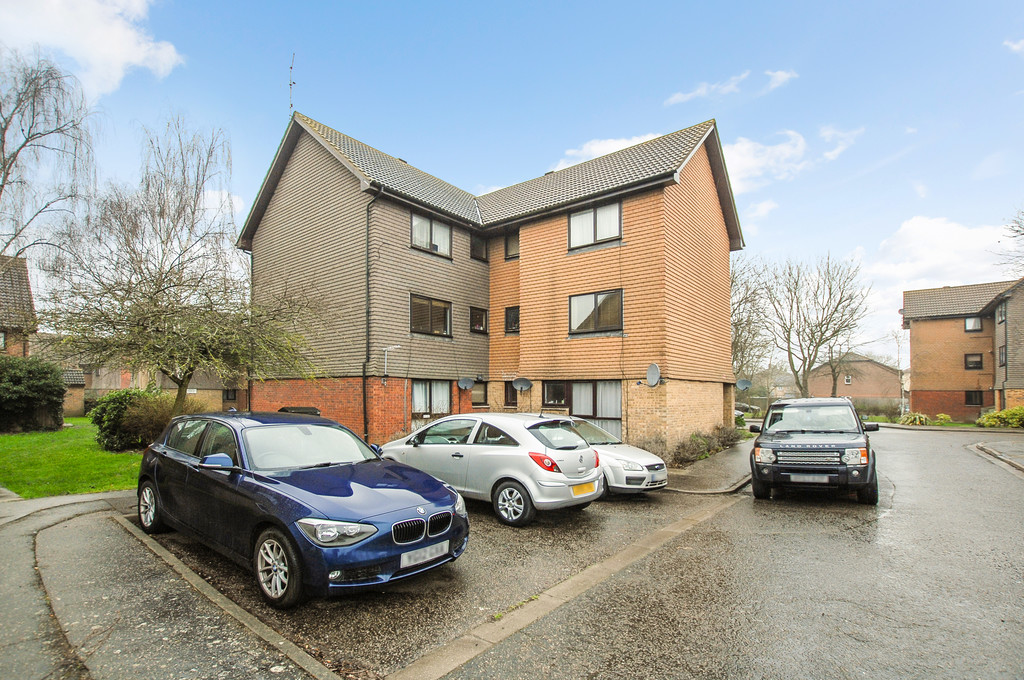 1 bed apartment for sale in Ryeland Close, West Drayton, UB7