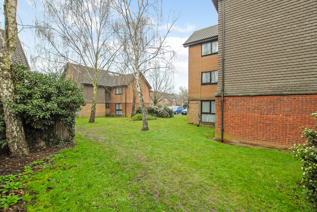 1 bed apartment for sale in Ryeland Close, West Drayton  - Property Image 6