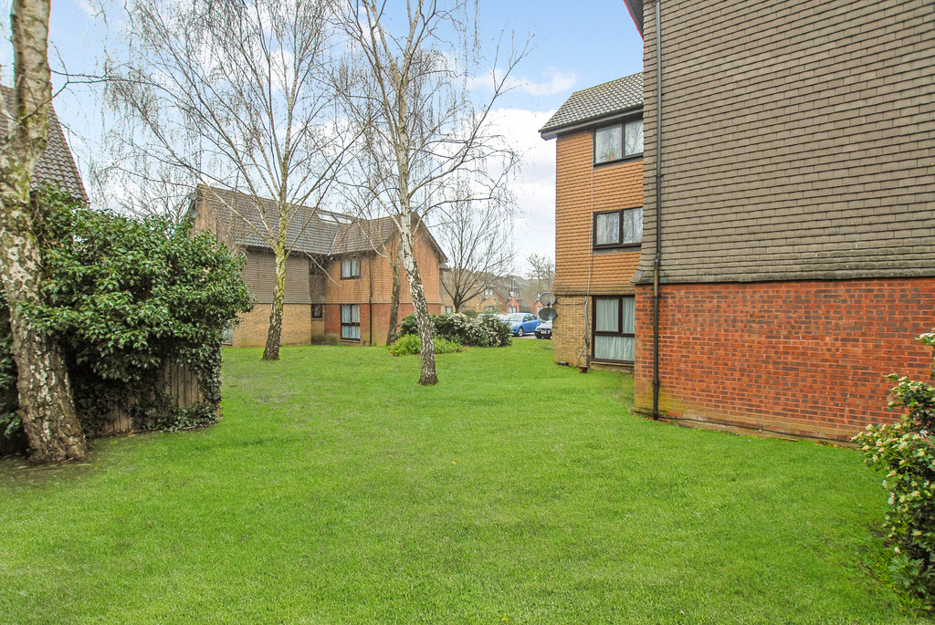 1 bed apartment for sale in Ryeland Close, West Drayton  - Property Image 8