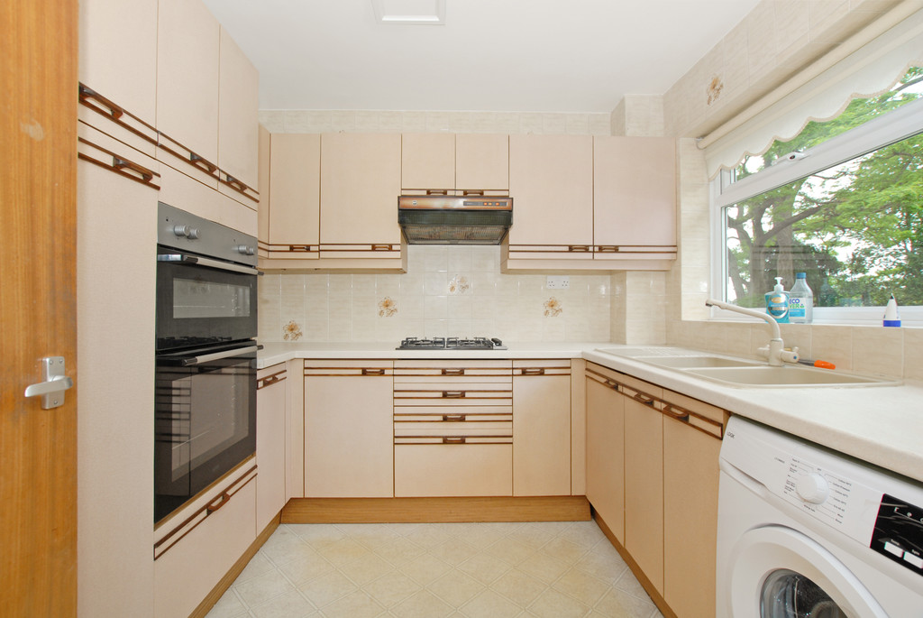 2 bed apartment to rent in Fairfield Road, Uxbridge  - Property Image 3